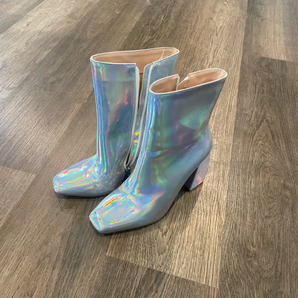 Holographic Iridescent Women's Ankle Boots - Silver Shine